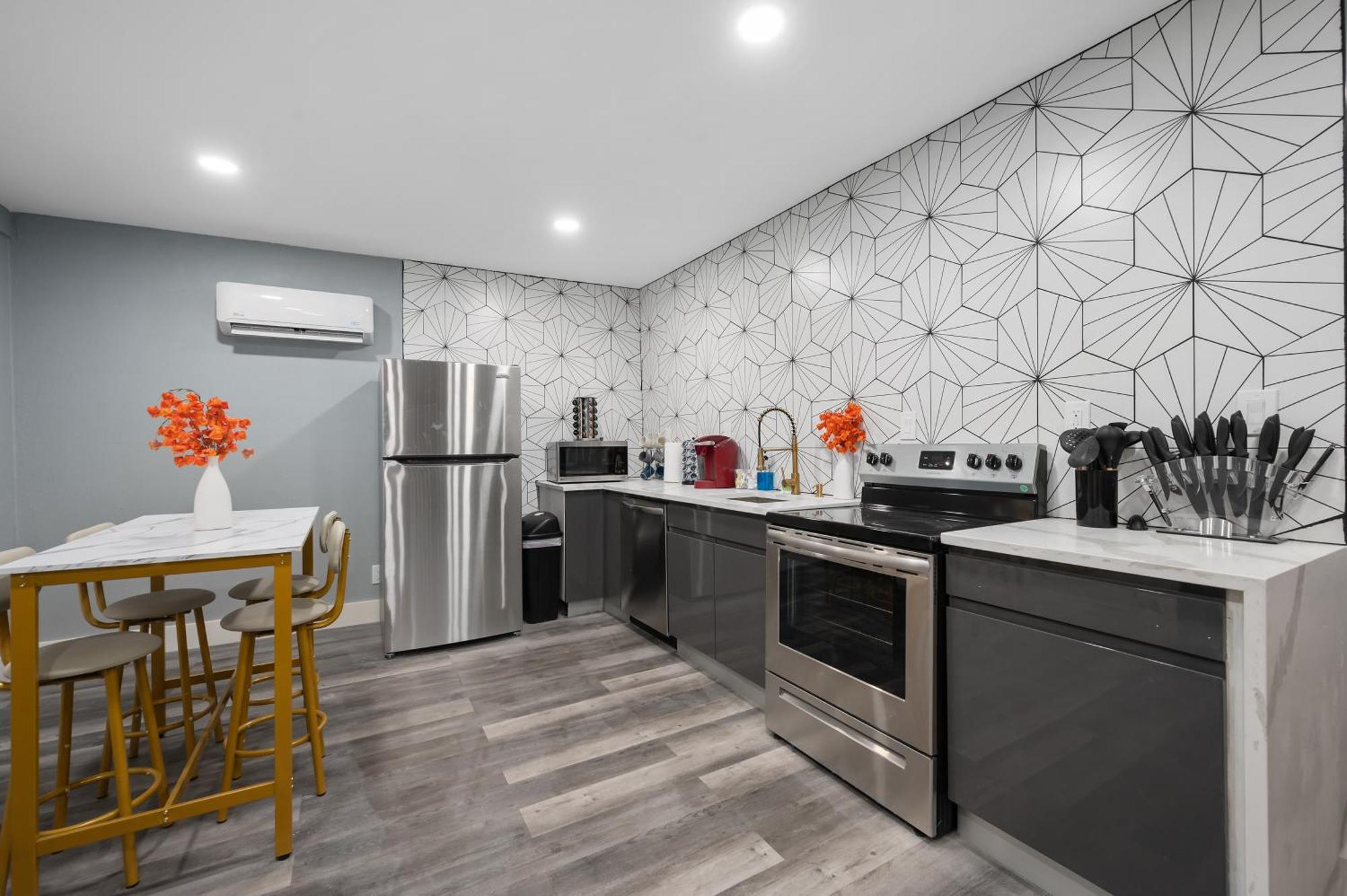 Elegant 2Br Apt Near Med Center With Free Park هيوستن المظهر الخارجي الصورة